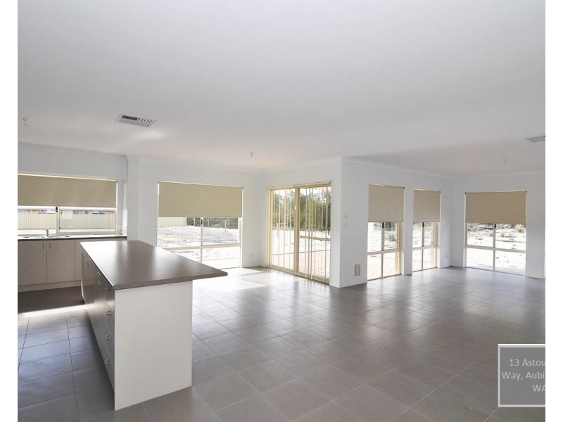 13 Astounding Way, Aubin Grove WA 6164