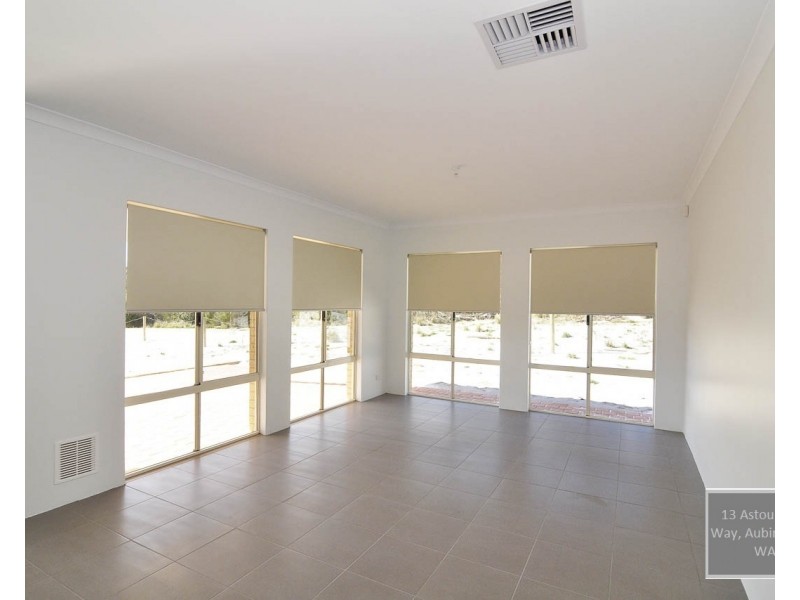 13 Astounding Way, Aubin Grove WA 6164