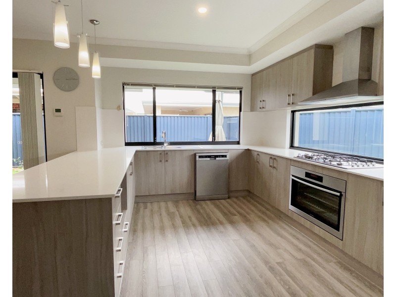 4 Kadgo Rise, Baldivis WA 6171