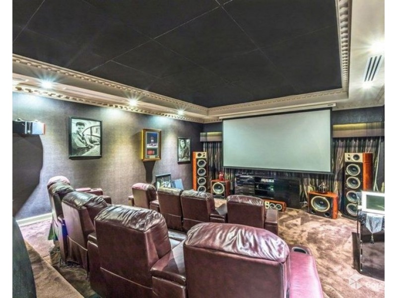 11 Livingstone Drive, Canning Vale WA 6155