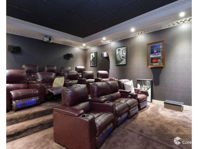 11 Livingstone Drive, Canning Vale WA 6155