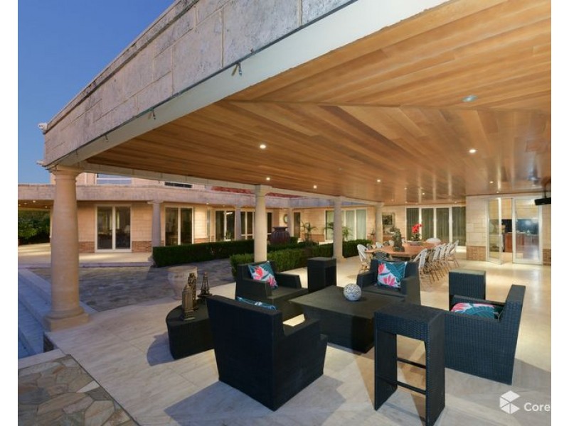 11 Livingstone Drive, Canning Vale WA 6155