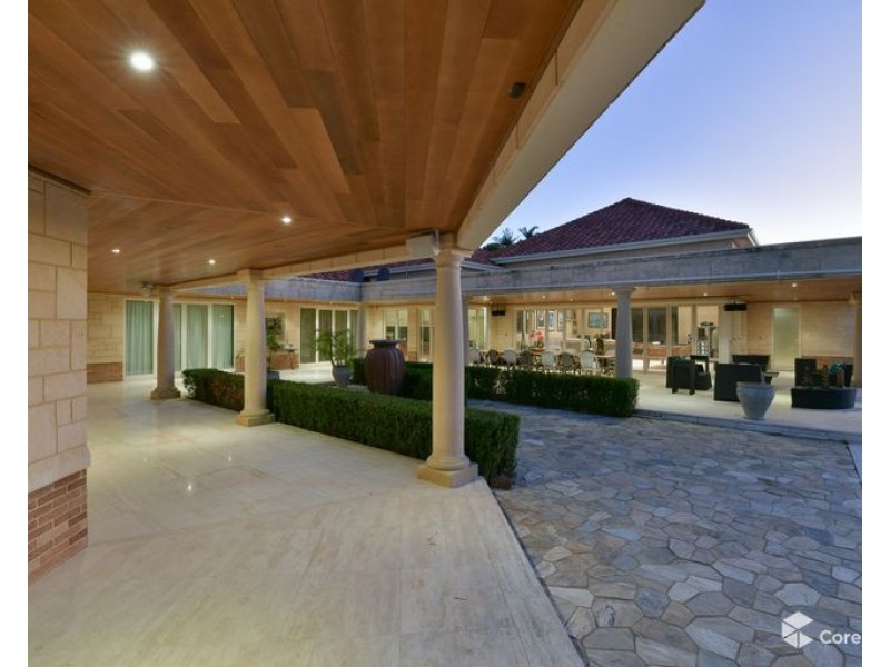 11 Livingstone Drive, Canning Vale WA 6155