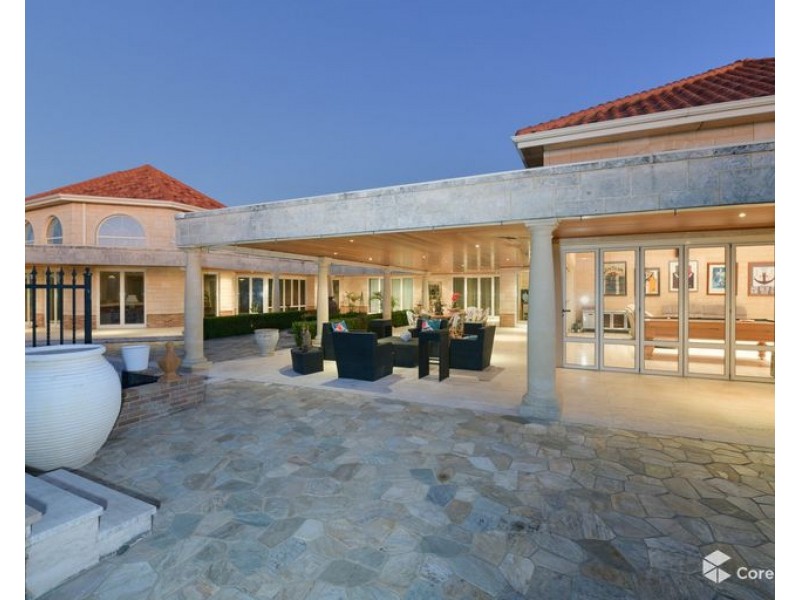 11 Livingstone Drive, Canning Vale WA 6155