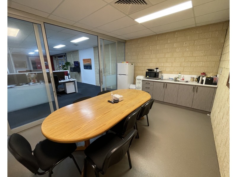 8 Edison Circuit, East Rockingham WA 6168