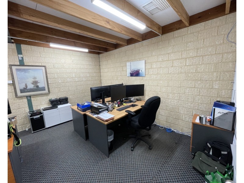 8 Edison Circuit, East Rockingham WA 6168