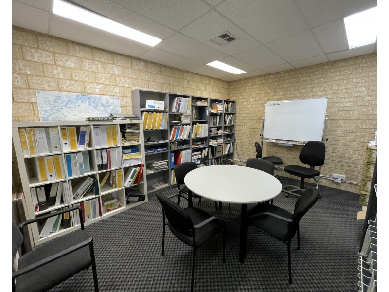 8 Edison Circuit, East Rockingham WA 6168