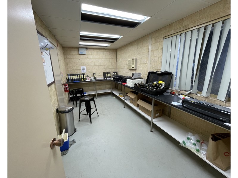 8 Edison Circuit, East Rockingham WA 6168