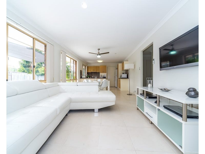 1/23 Coventry Court, Labrador QLD 4215