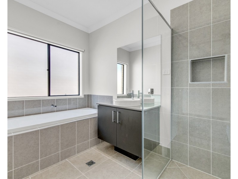 39 Kingfisher Street, Springfield QLD 4300
