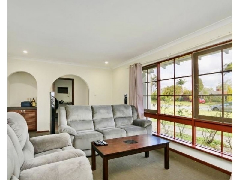 15 Mirrela Way, Riverton WA 6148