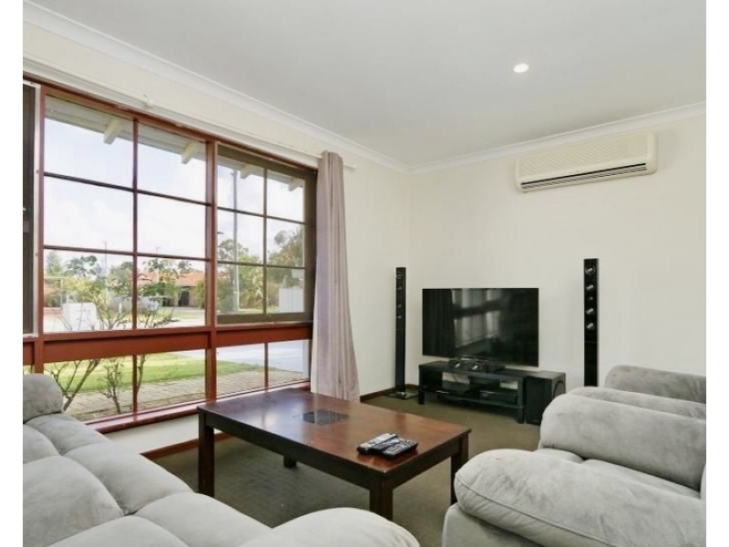 15 Mirrela Way, Riverton WA 6148