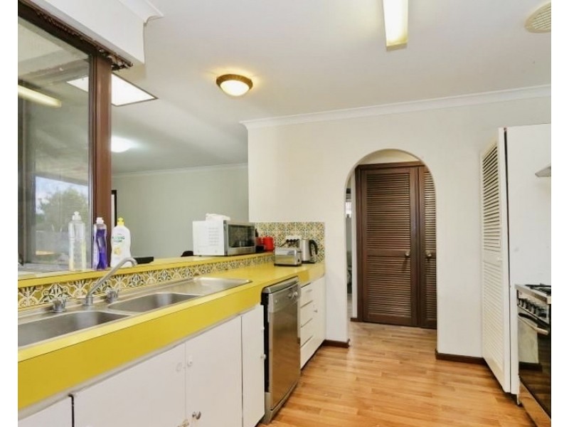 15 Mirrela Way, Riverton WA 6148