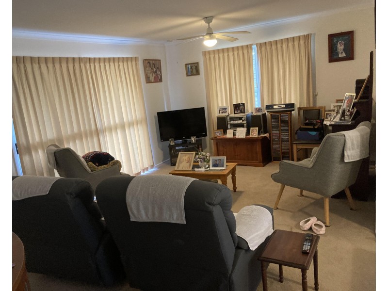 7 Onak Crescent, Springwood QLD 4127