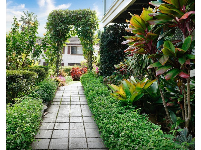 7 Onak Crescent, Springwood QLD 4127