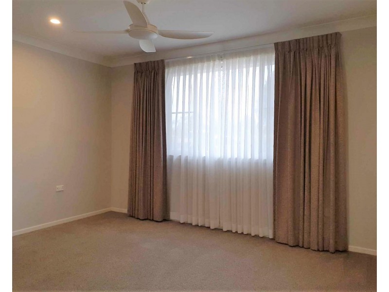 214 Logan Street, Tenterfield NSW 2372