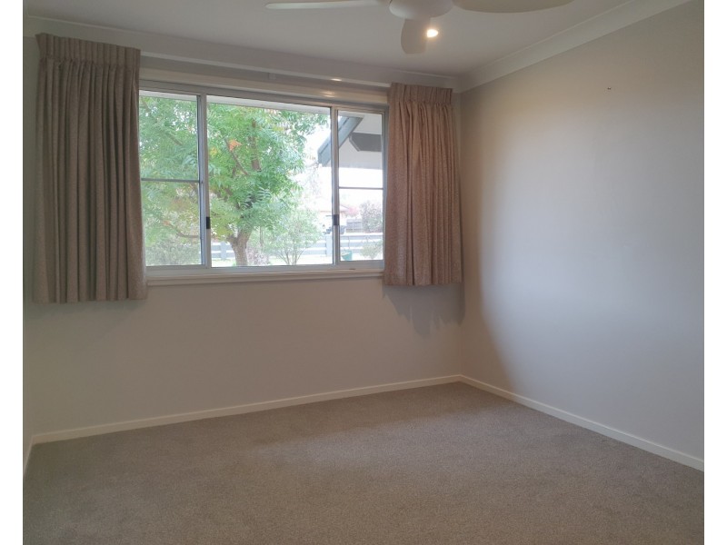 214 Logan Street, Tenterfield NSW 2372