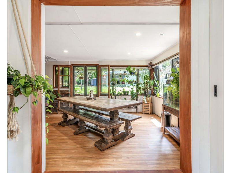 6 Lamington Parade, Tamborine Mountain QLD 4272