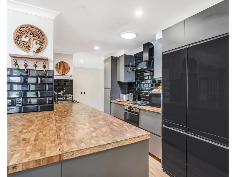 6 Lamington Parade, Tamborine Mountain QLD 4272