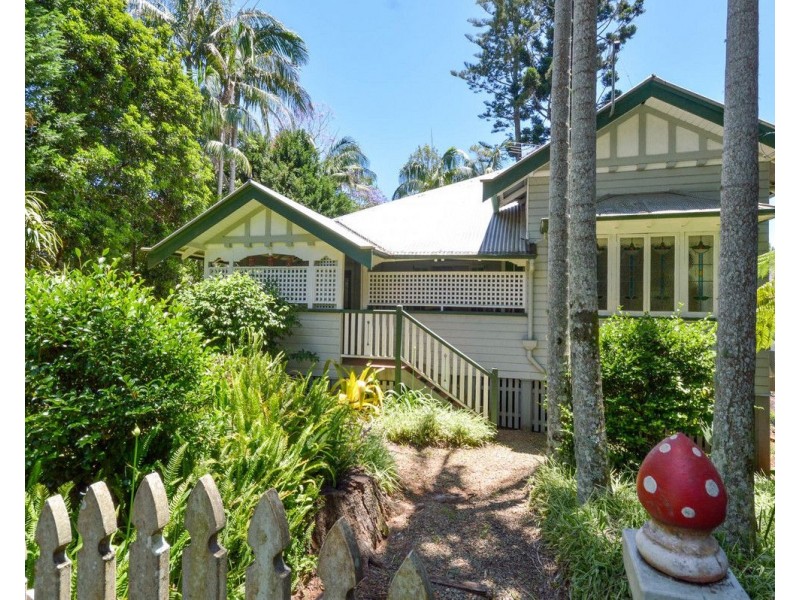 8 Kidd Street, Tamborine Mountain QLD 4272