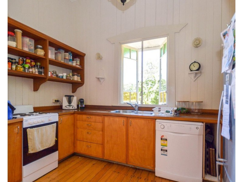 8 Kidd Street, Tamborine Mountain QLD 4272