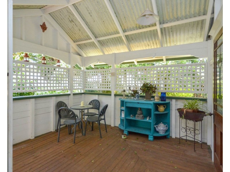 8 Kidd Street, Tamborine Mountain QLD 4272