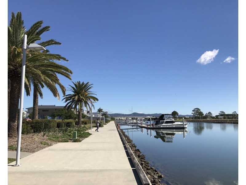 96-98 Frank Street, Labrador QLD 4215