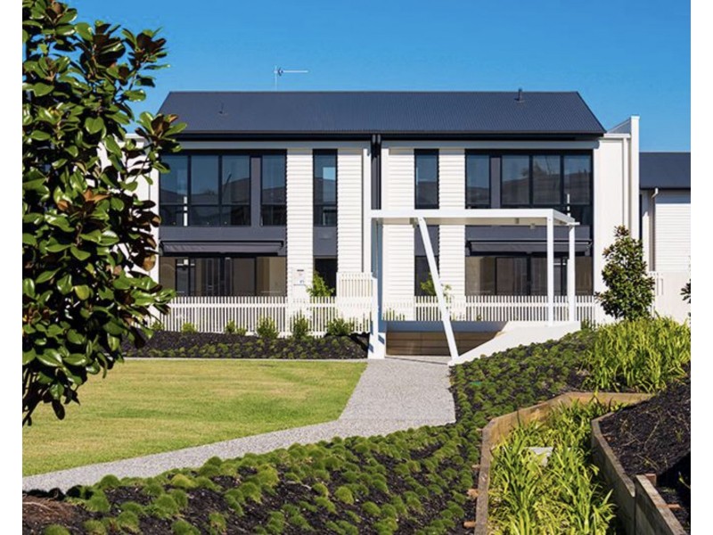 96-98 Frank Street, Labrador QLD 4215