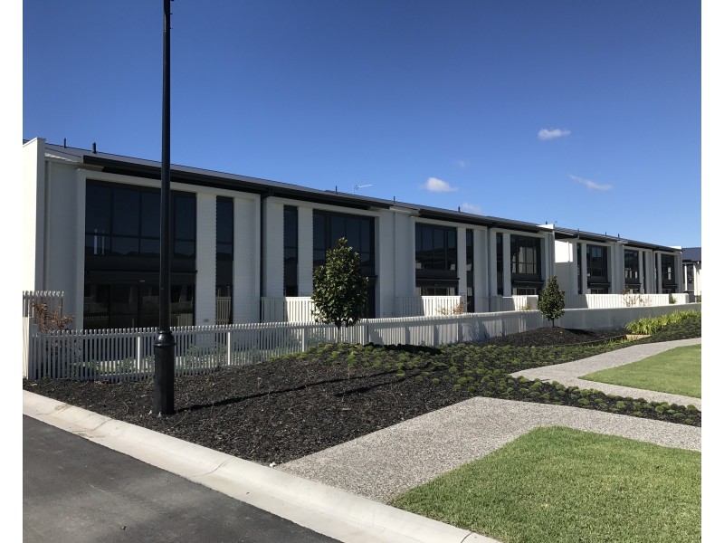 96-98 Frank Street, Labrador QLD 4215