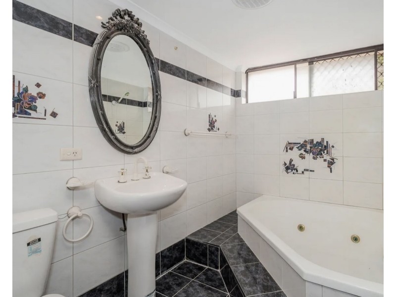 11 Earlston Place, Booragoon WA 6154
