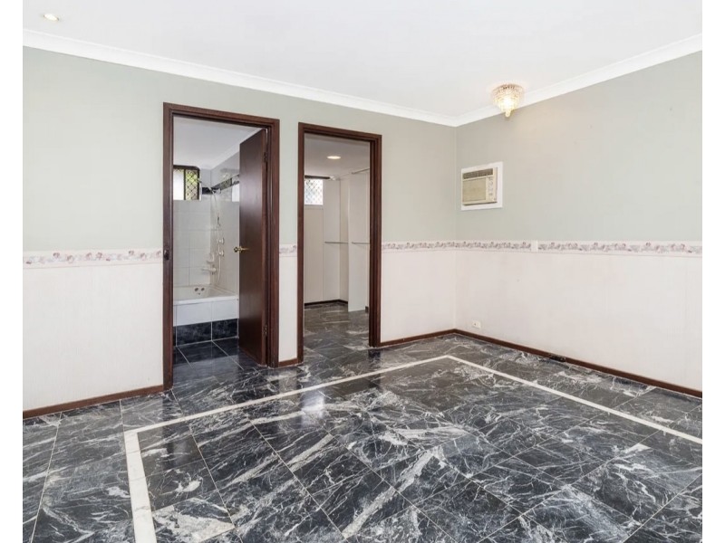 11 Earlston Place, Booragoon WA 6154