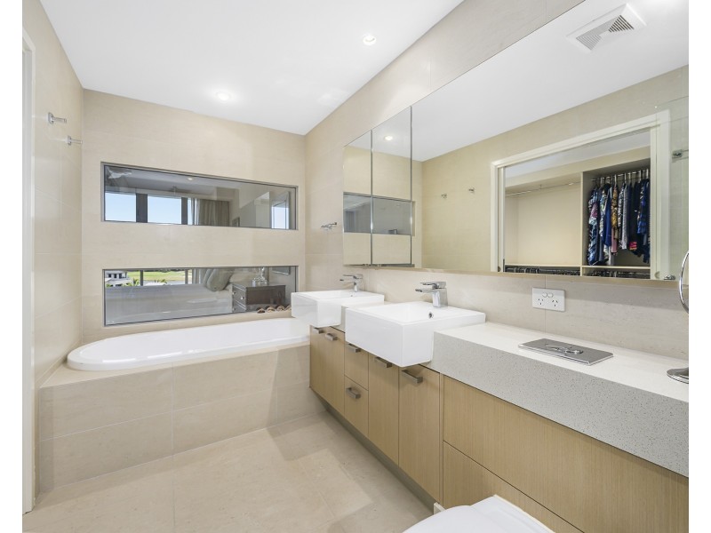 154/135 Lakelands Drive, Merrimac QLD 4226