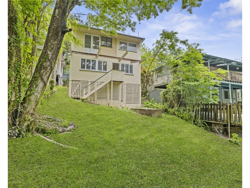 92 Ironside Street, St Lucia QLD 4067