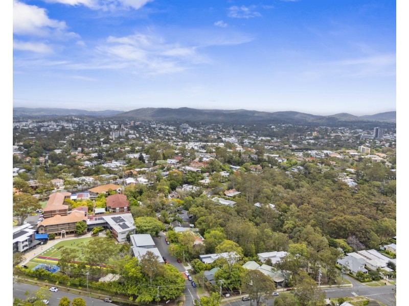 92 Ironside Street, St Lucia QLD 4067