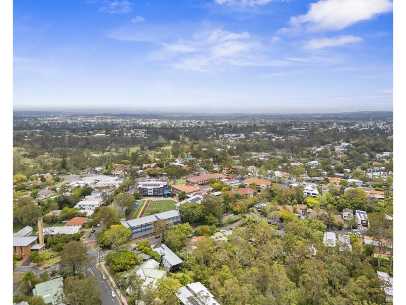 92 Ironside Street, St Lucia QLD 4067