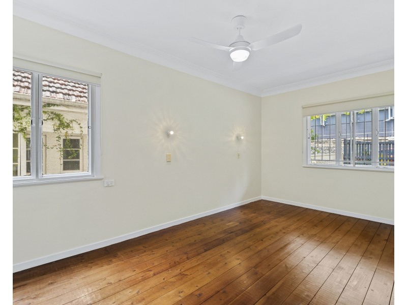 92 Ironside Street, St Lucia QLD 4067