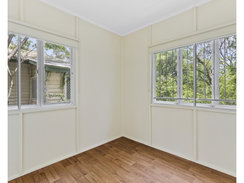 92 Ironside Street, St Lucia QLD 4067