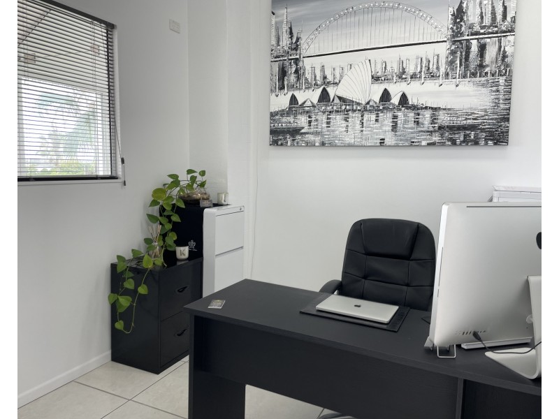 42 Marine Parade, Southport QLD 4215