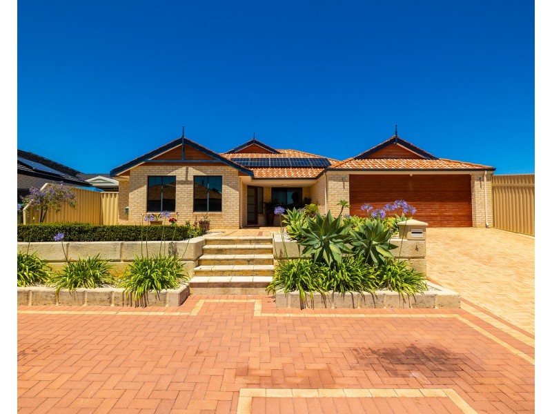 4 Beachwood Crescent, Butler WA 6036