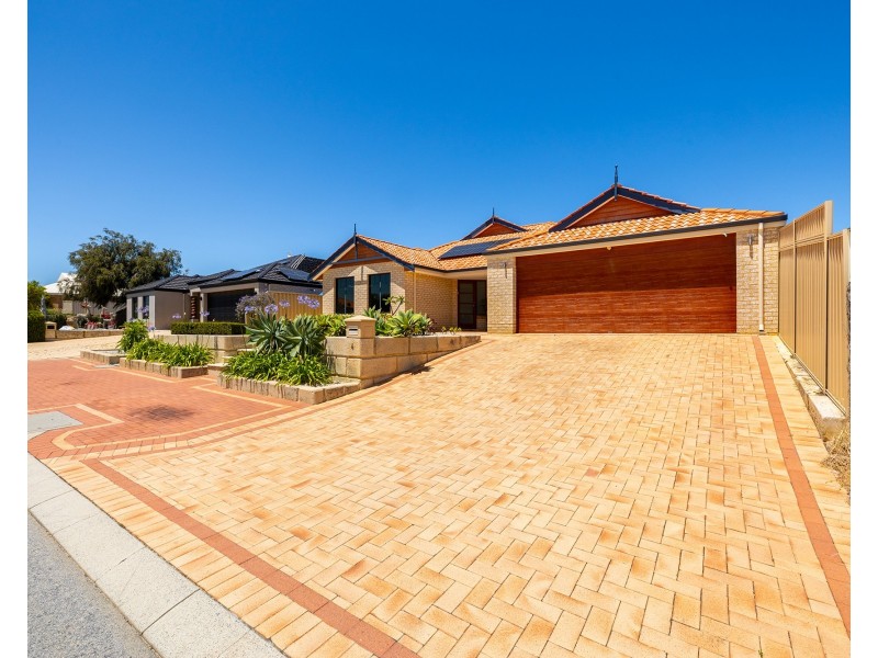 4 Beachwood Crescent, Butler WA 6036