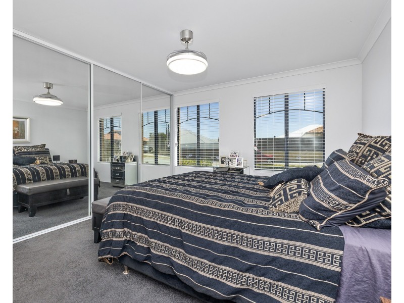 4 Beachwood Crescent, Butler WA 6036