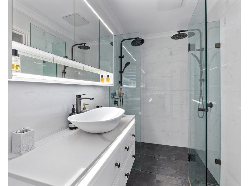 4 Beachwood Crescent, Butler WA 6036