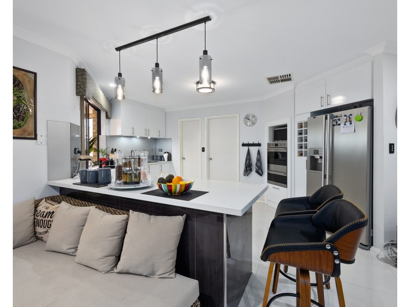 4 Beachwood Crescent, Butler WA 6036