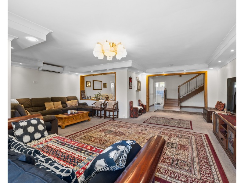 83 Central Road, Rossmoyne WA 6148