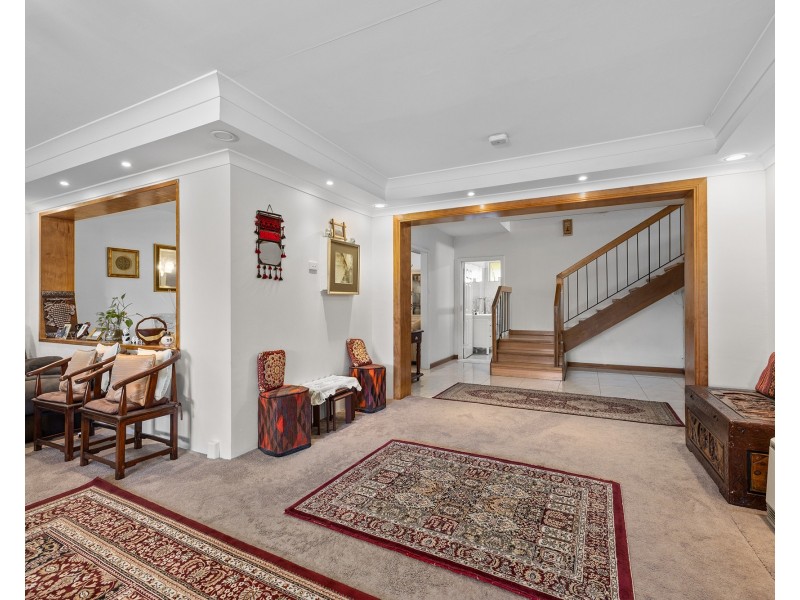 83 Central Road, Rossmoyne WA 6148