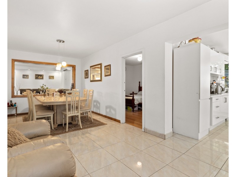 83 Central Road, Rossmoyne WA 6148