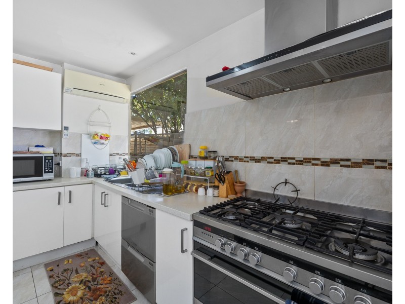 83 Central Road, Rossmoyne WA 6148