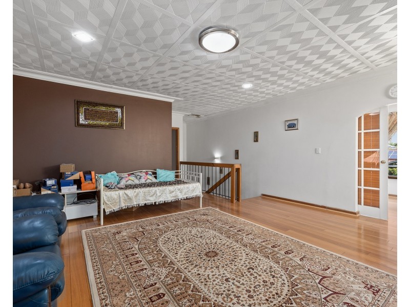 83 Central Road, Rossmoyne WA 6148