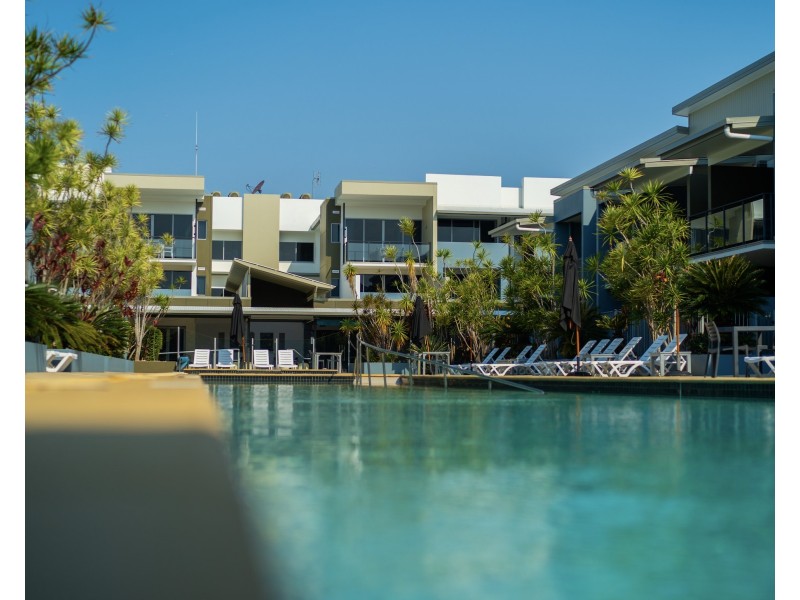 627 Esplanade, Urangan QLD 4655