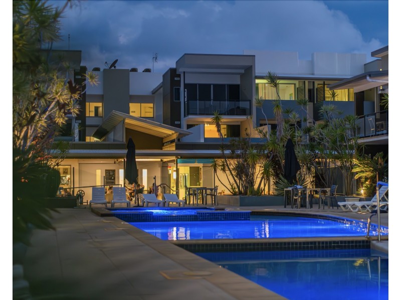 627 Esplanade, Urangan QLD 4655